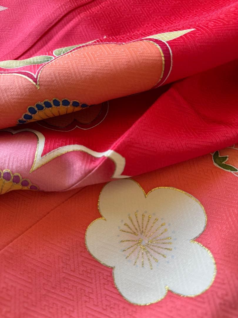 七五三に★正絹四つ身　濃ピンク色に暈し染め　花尽くし　手描き友禅　7歳着物セット