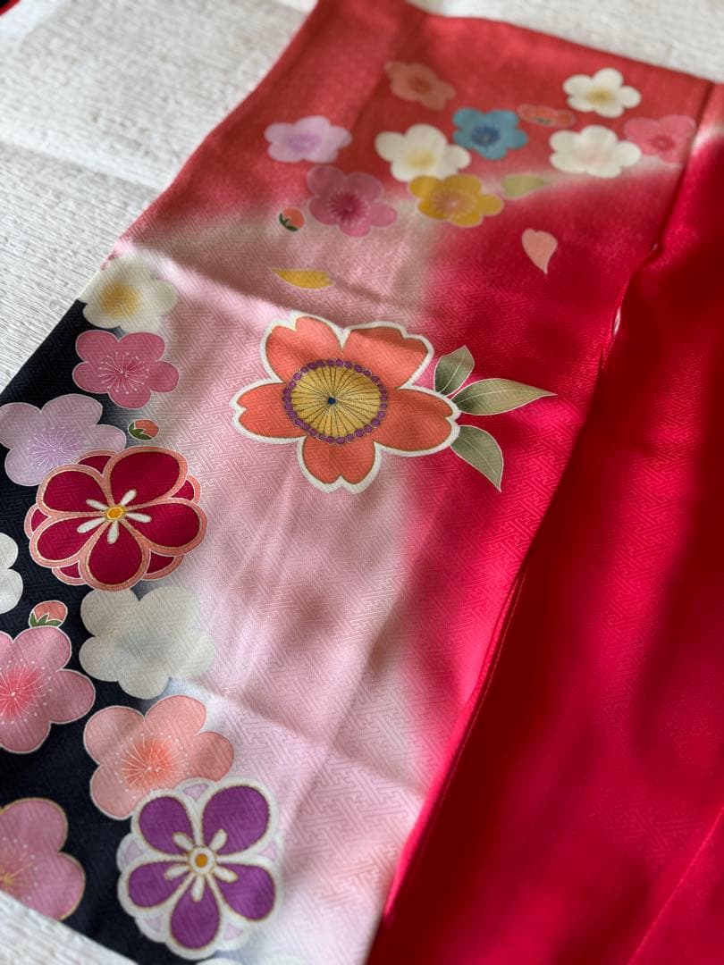 七五三に★正絹四つ身　濃ピンク色に暈し染め　花尽くし　手描き友禅　7歳着物セット