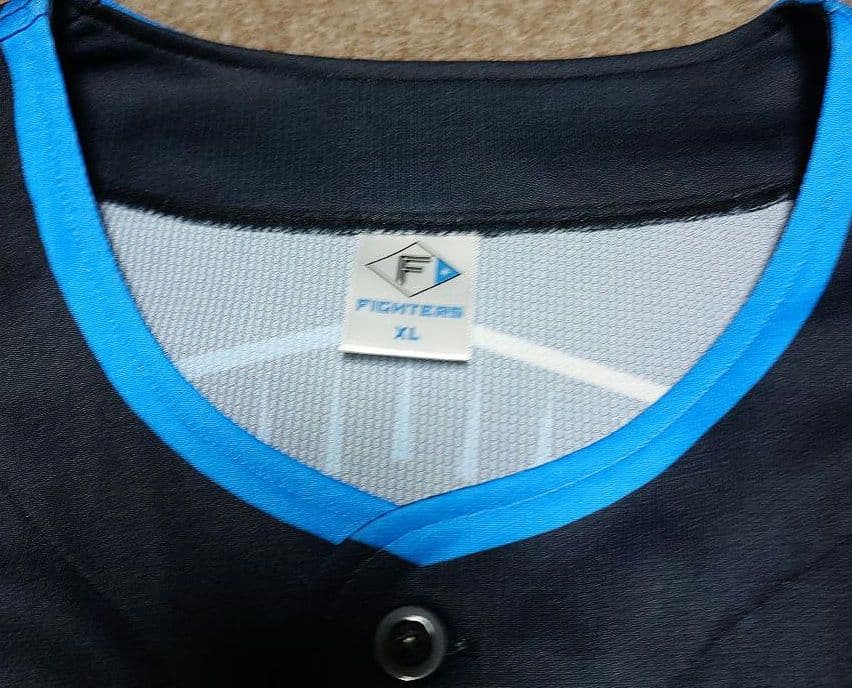 ファイターズ　2024限定エスコンフィールドユニフォーム　XL　山崎福也