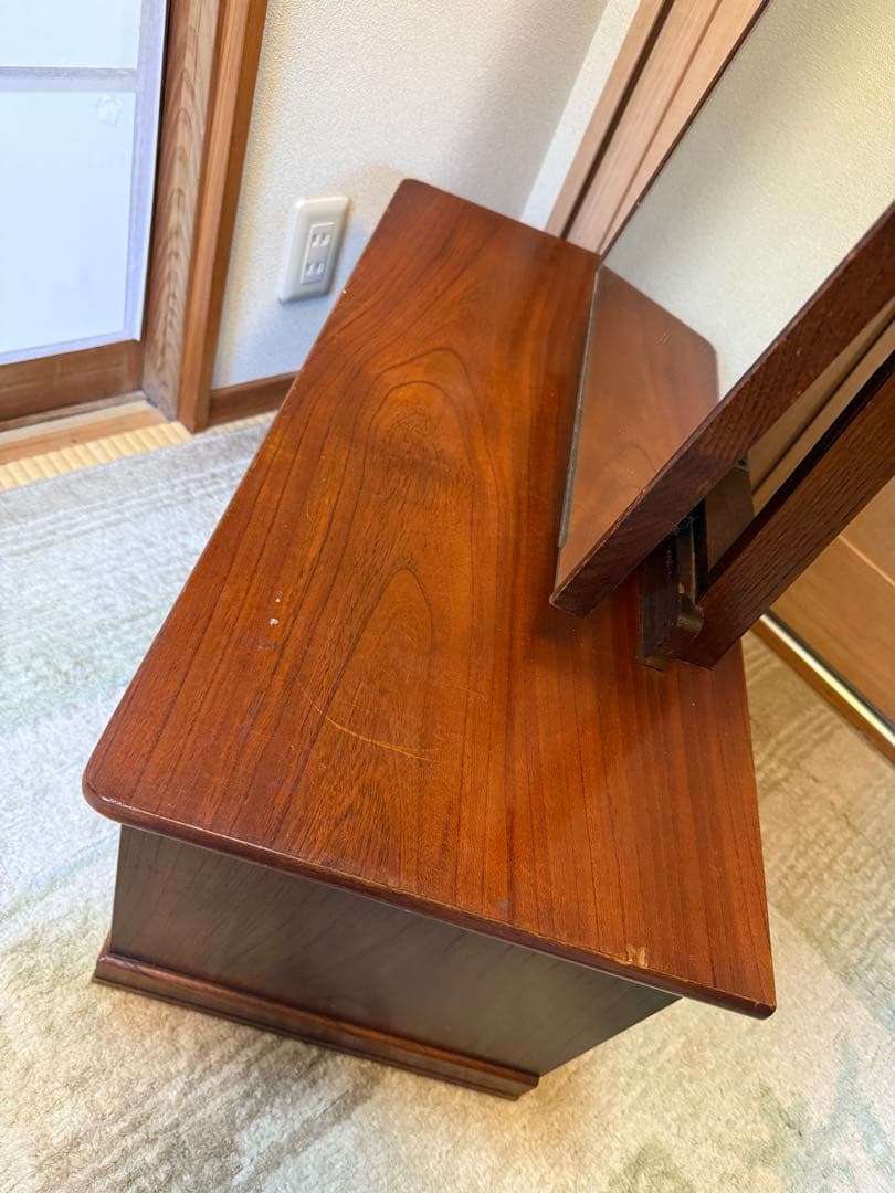 【送料込み】木製ドレッサー・鏡台 大きめ鏡 3引き出し