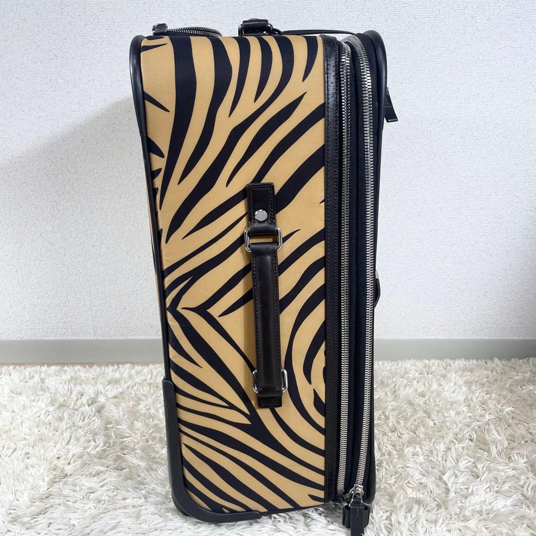 ✨美品 トゥミ 激レアキャリーケース アニマル柄 レザー 南京錠 大容量