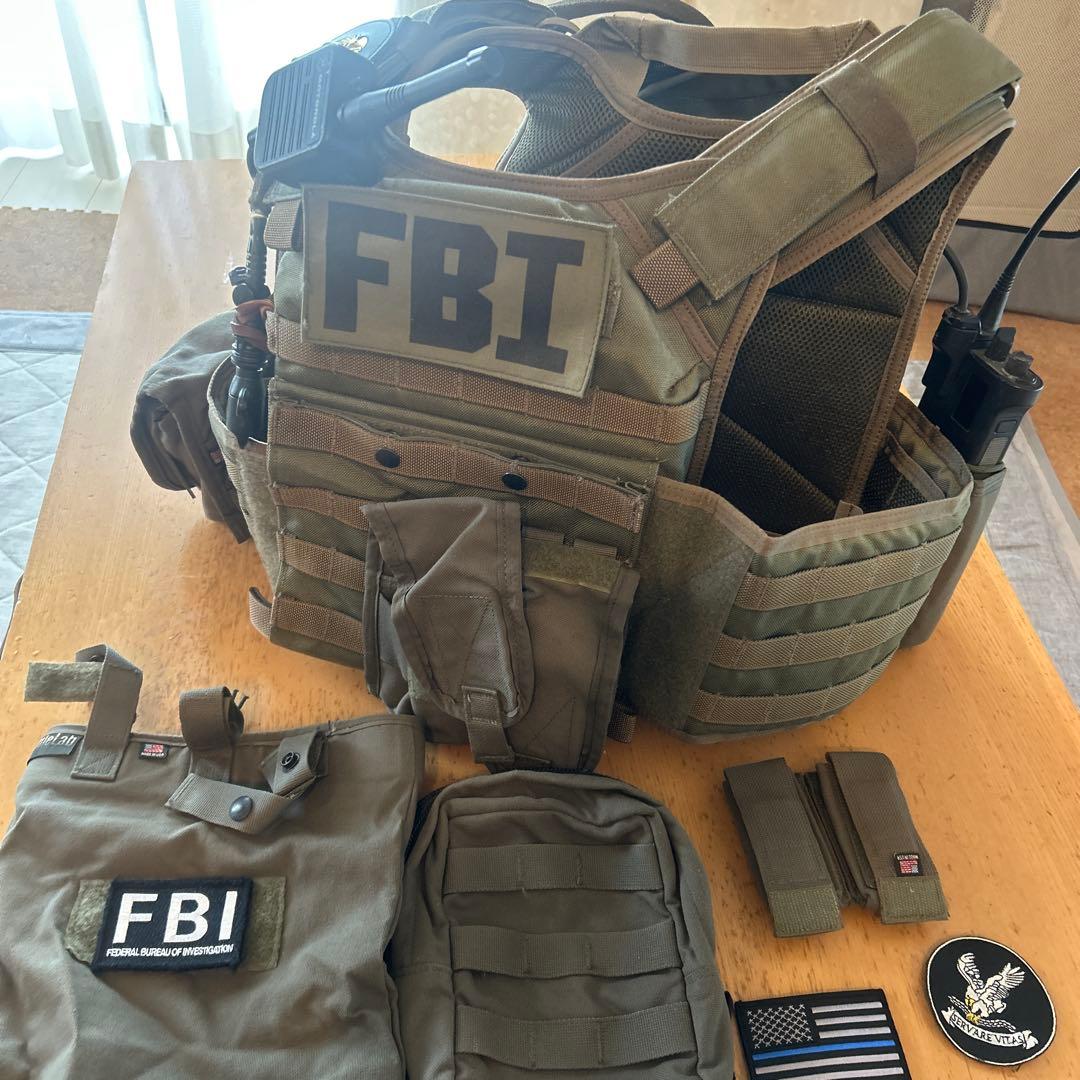 FLYEE プレートキャリア　FBI HRT SWAT