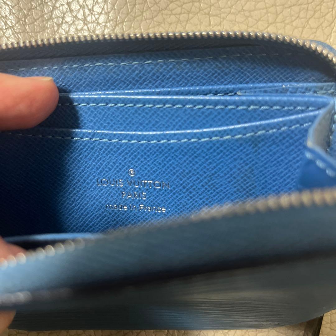 Louis Vuitton 青 ケース