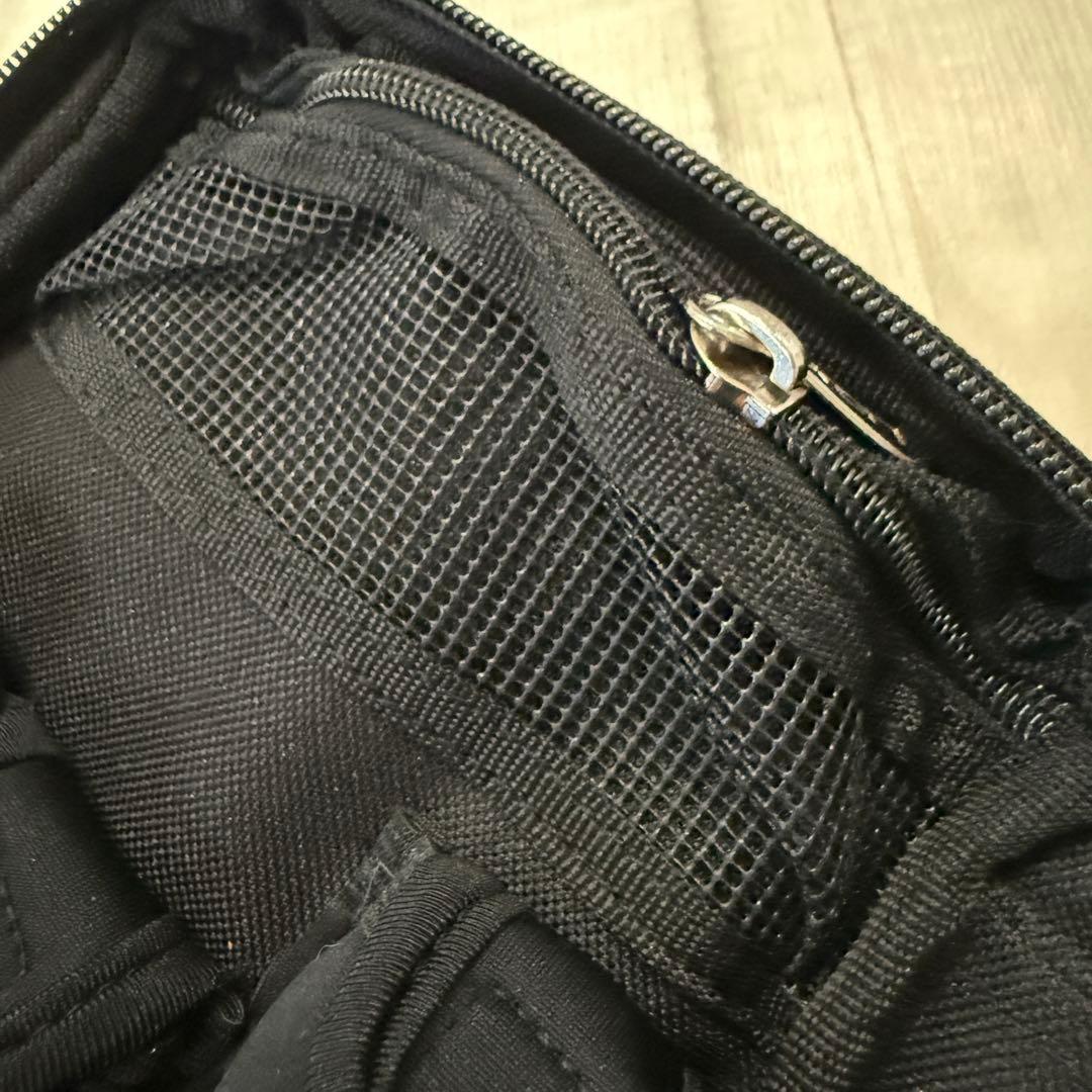 【新品・タグ付】LEZYNEの多機能ツールキット、ブラックのジッパーケース