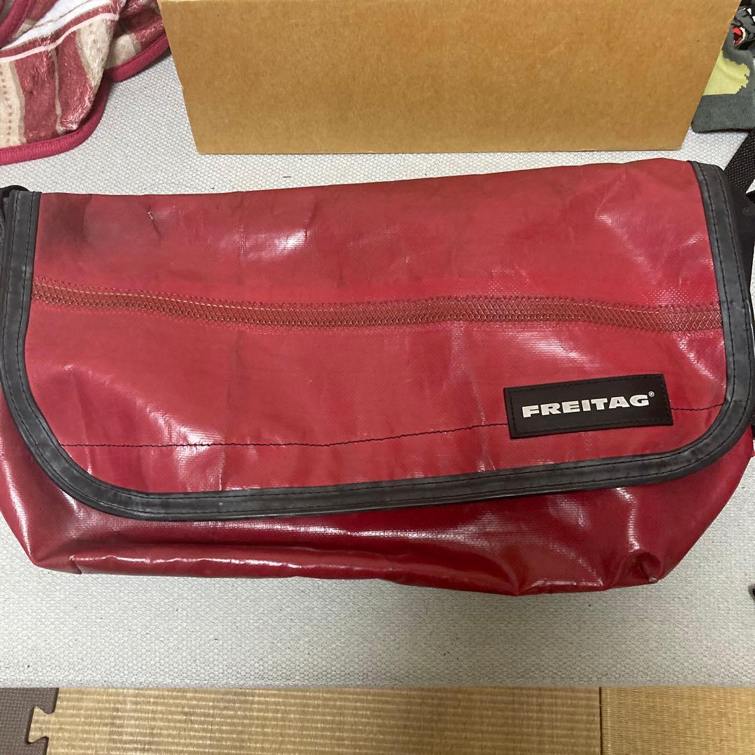FREITAG メッセンジャーバッグ 赤