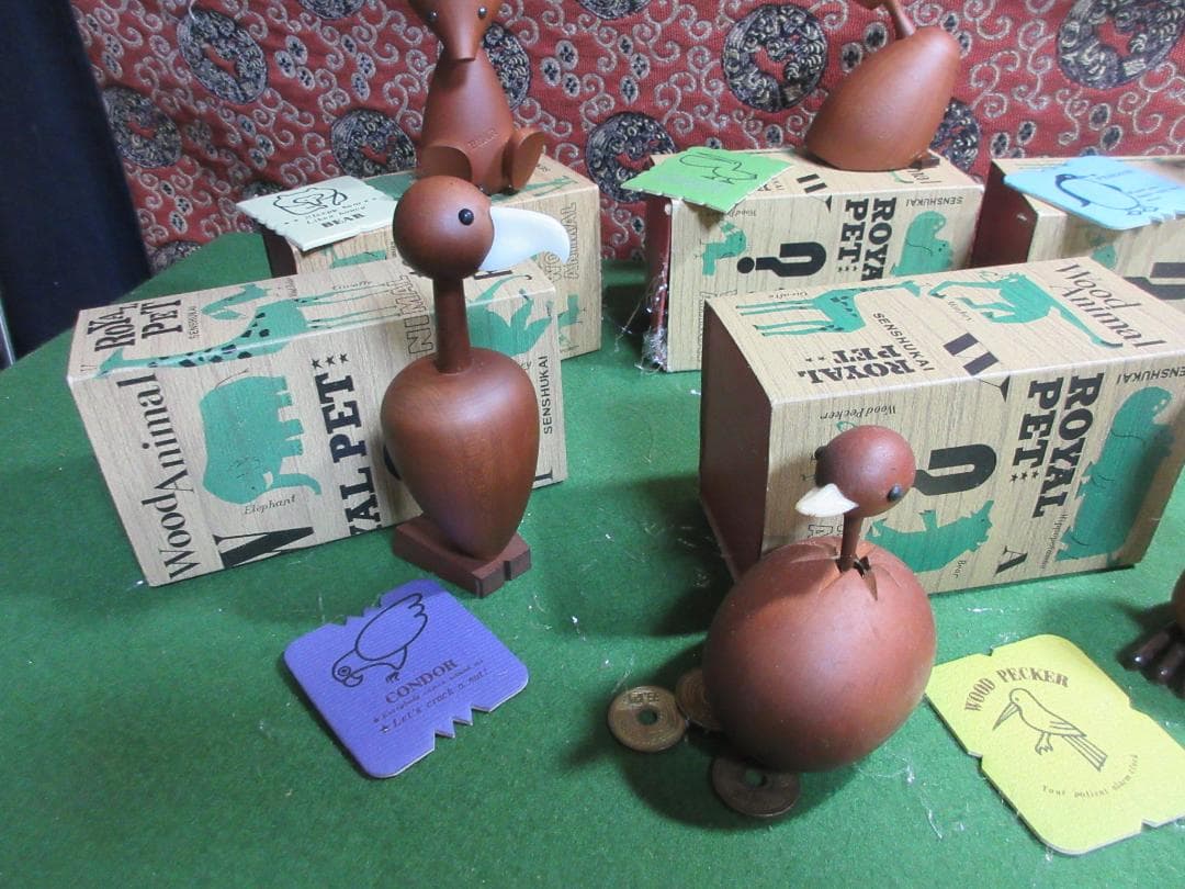 ロイヤルペット　8体セット　木製桜材　　NO2