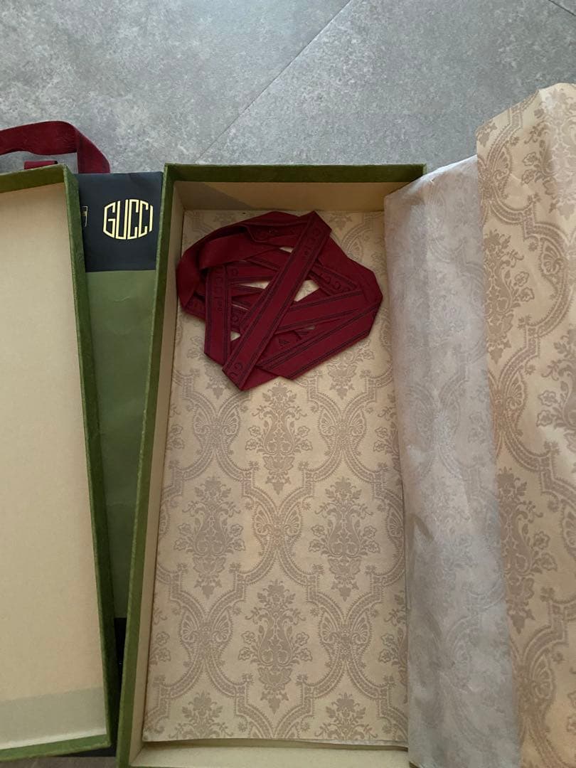 GUCCI GGロゴマフラー 黒/グレー