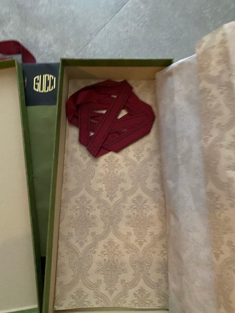 GUCCI GGロゴマフラー 黒/グレー