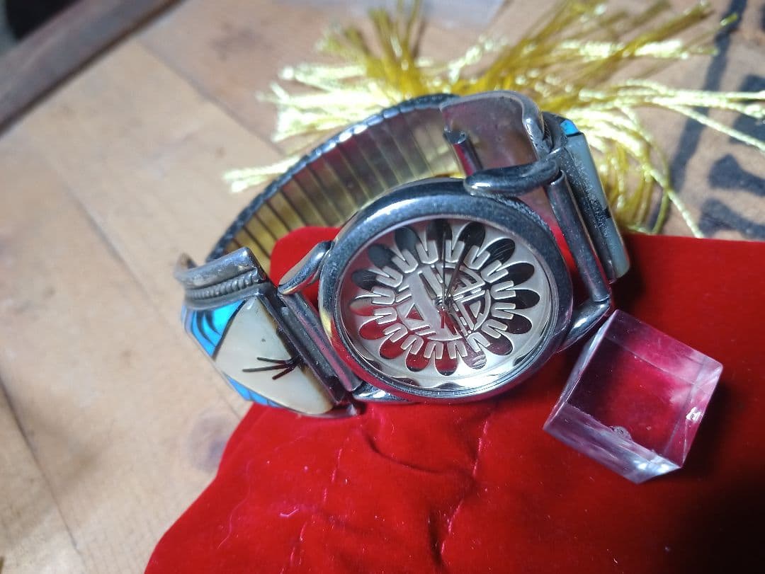 インディアンジュエリー　ズニ族　ターコイズ インレイ シルバーバングルウォッチ