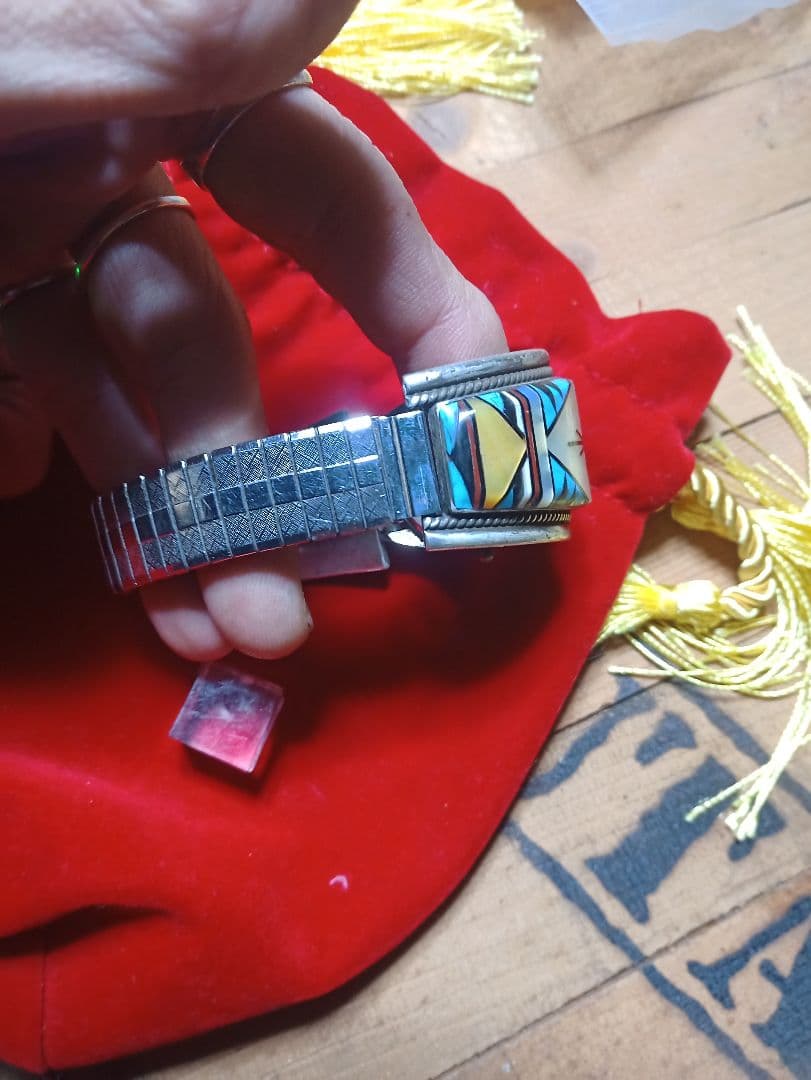 インディアンジュエリー　ズニ族　ターコイズ インレイ シルバーバングルウォッチ