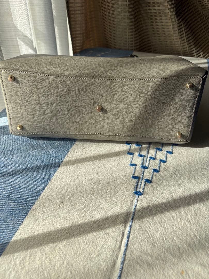 FURLA グレー ベージュレザートートバッグA 4対応サイズ