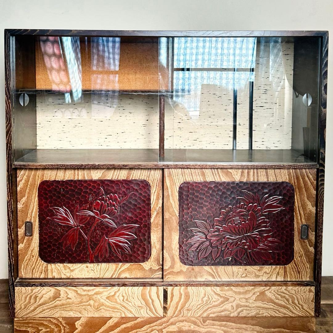 鎌倉彫 飾り棚 古家具 ガラス戸 昭和期 和家具 キャビネット