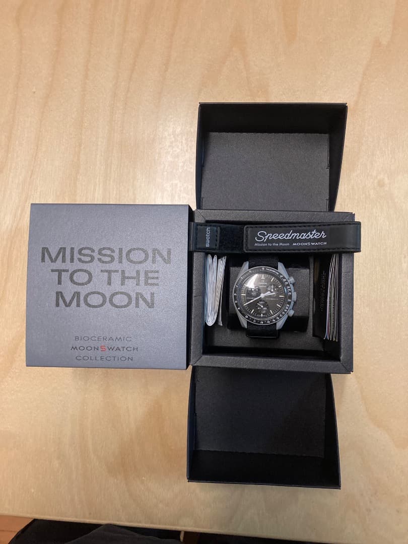 時計 Omega Speedmaster Moonwatch