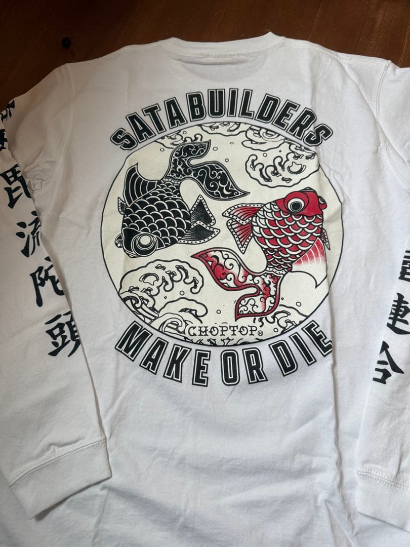 CHOPTOP 佐田ビルダーズ長袖カットソー ホワイト 鯉デザイン