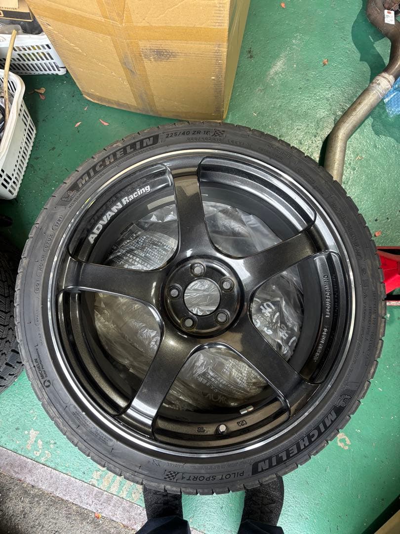 アドバンレーシングTC‐4　１８インチ　8J 4本セット　ミシュラン2021年製