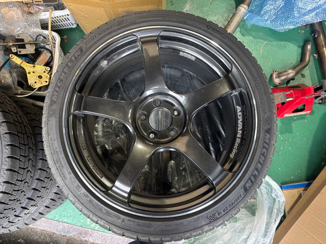 アドバンレーシングTC‐4　１８インチ　8J 4本セット　ミシュラン2021年製