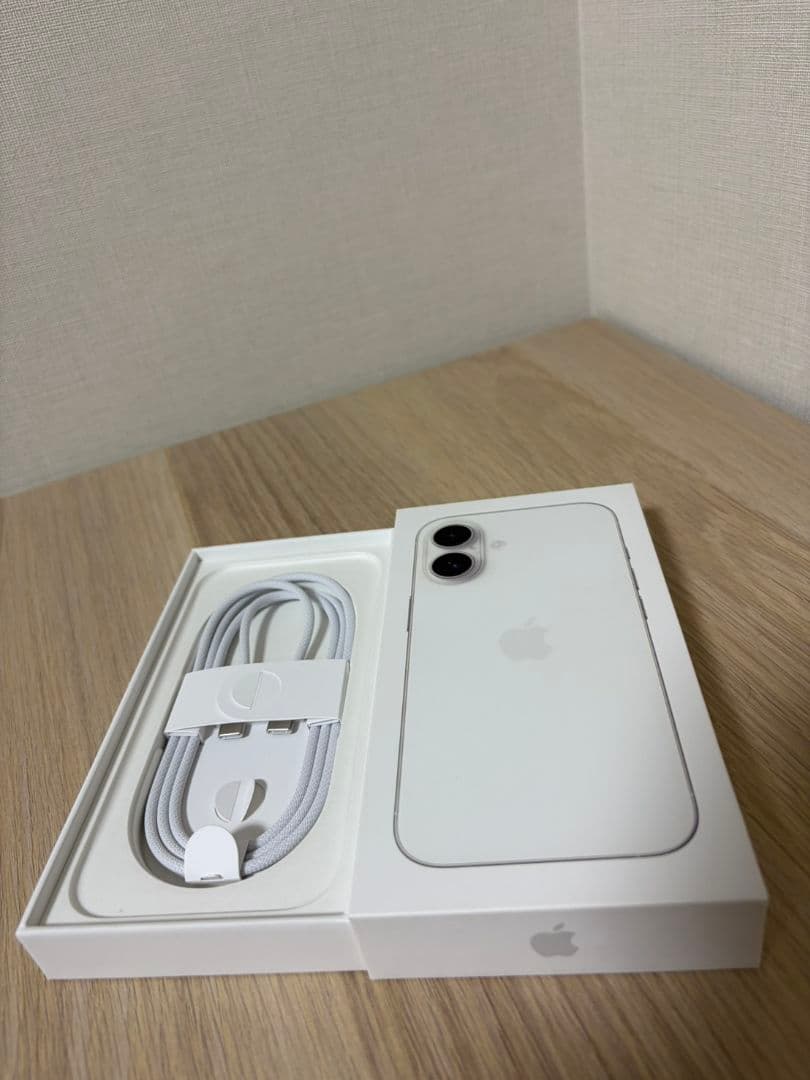 馬彦　Apple iPhone 16 ホワイト 本体 充電ケーブル付き