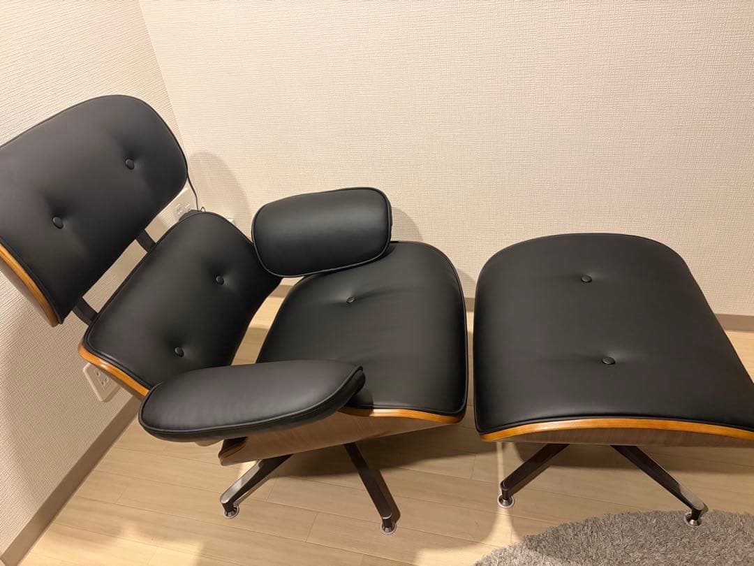 さか　①DORIS 1人掛け　イームズチェア　オットマン付き