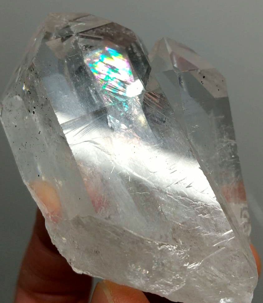 超希少　レコードキーパー　極上レインボー入り　トマスゴンサガ産　水晶クラスター