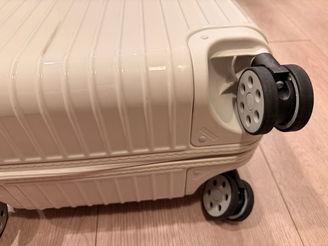 RIMOWA ESSENTIAL チェックイン M