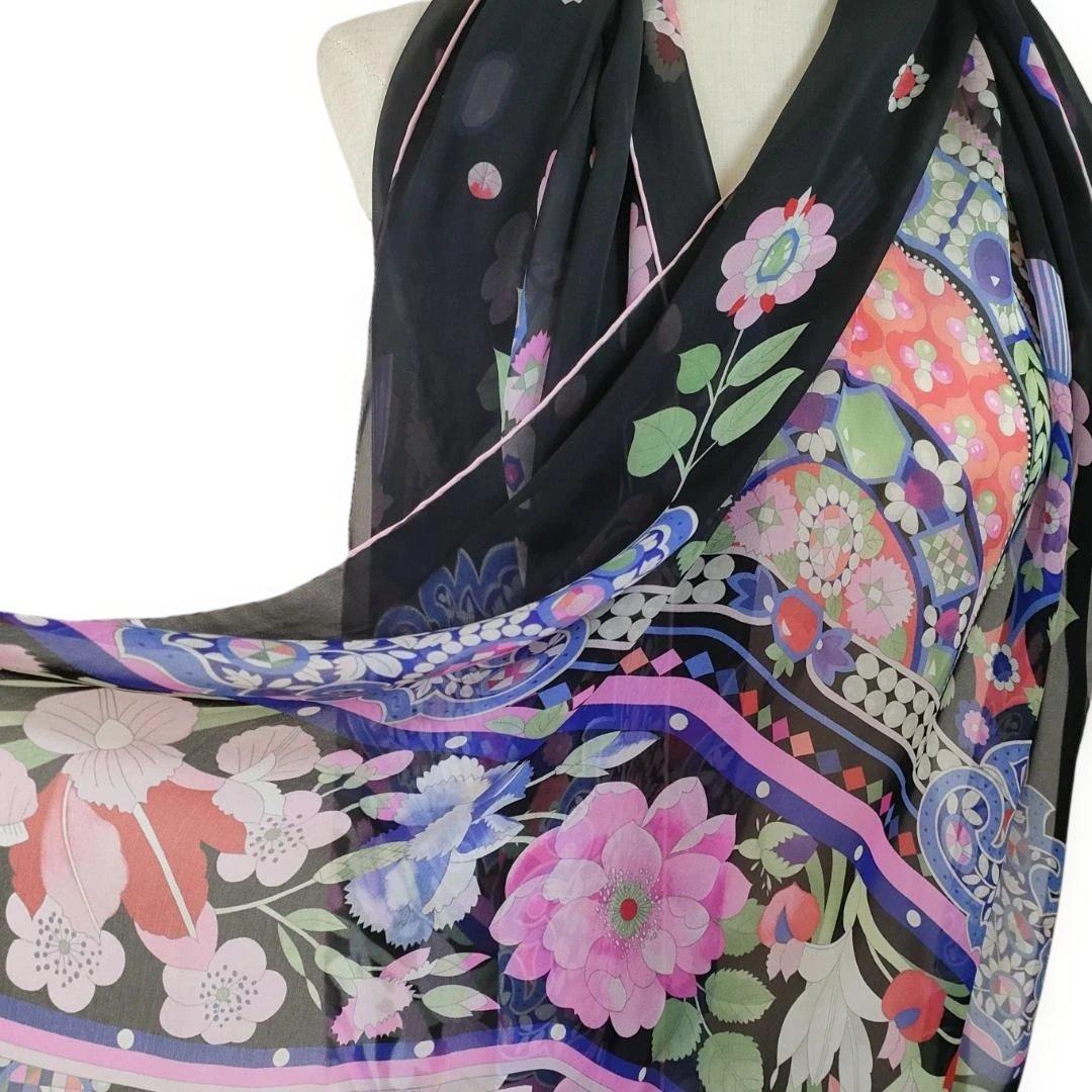 ピンク と 黒　華やかな花柄　美品 レオナール ストール スカーフ