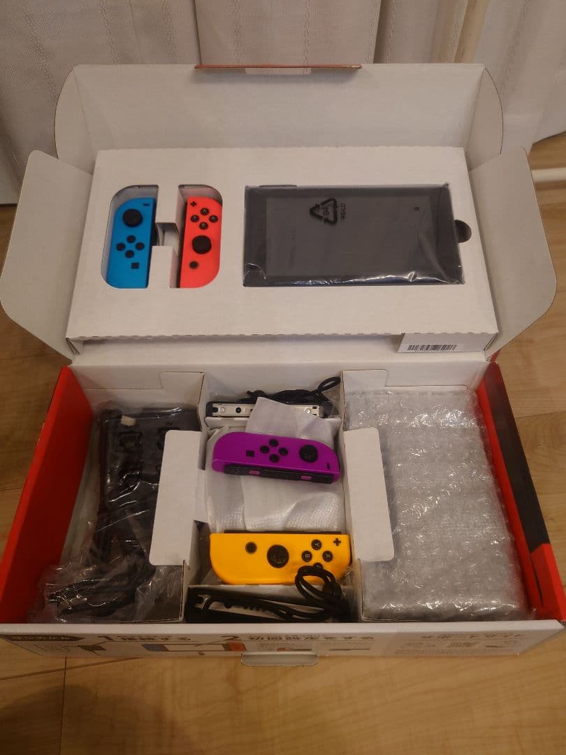 Nintendo Switch 本体 カラフルジョイコン