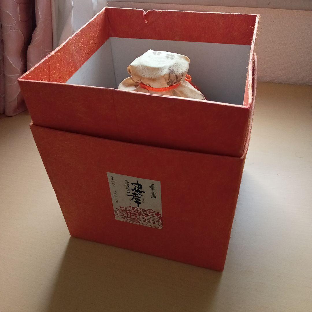 V*5様 甕入り　泡盛　 1800ml アルコール43度 箱入り