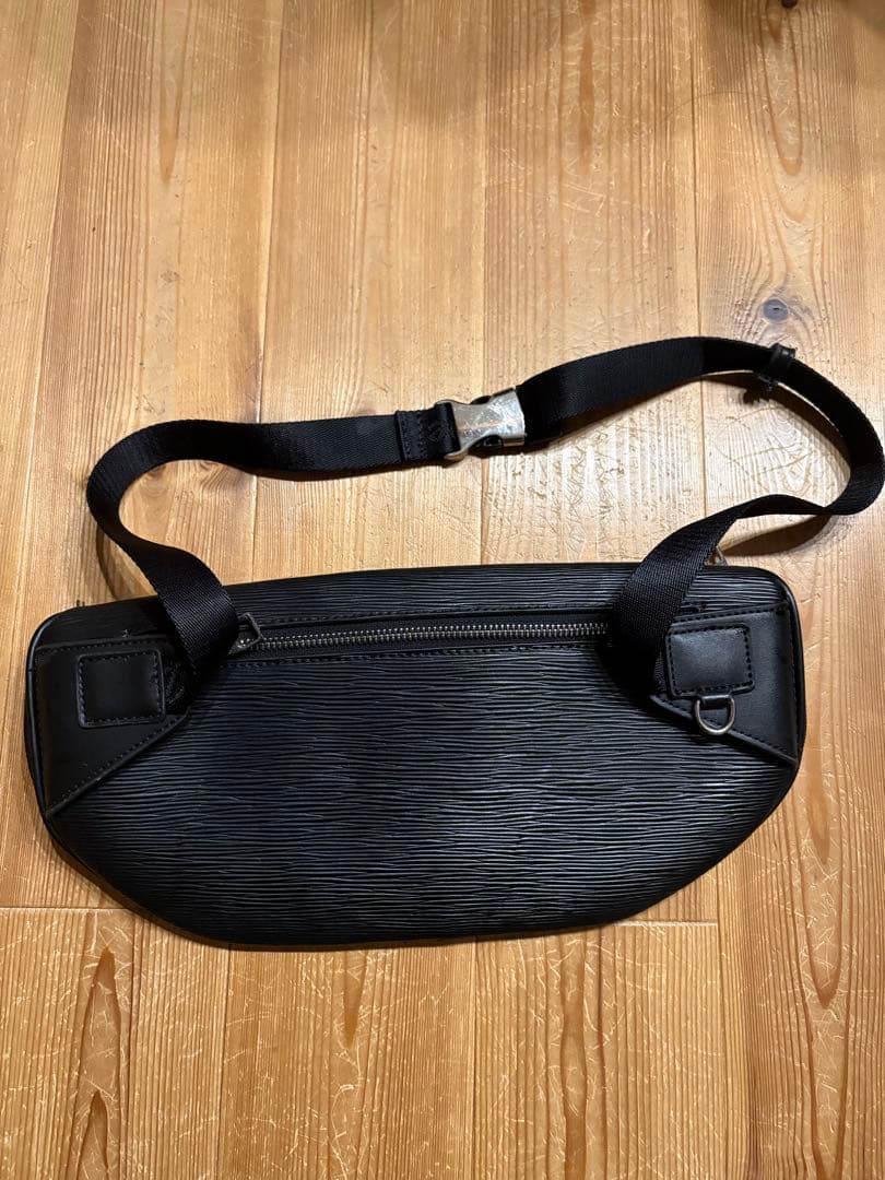 や*ま様 Supreme LOUIS VUITTONブラック バッグ