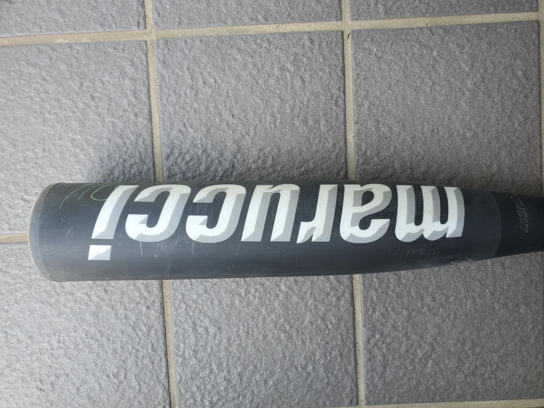 Marucci Cusher 19 バット ブラック/グリーン