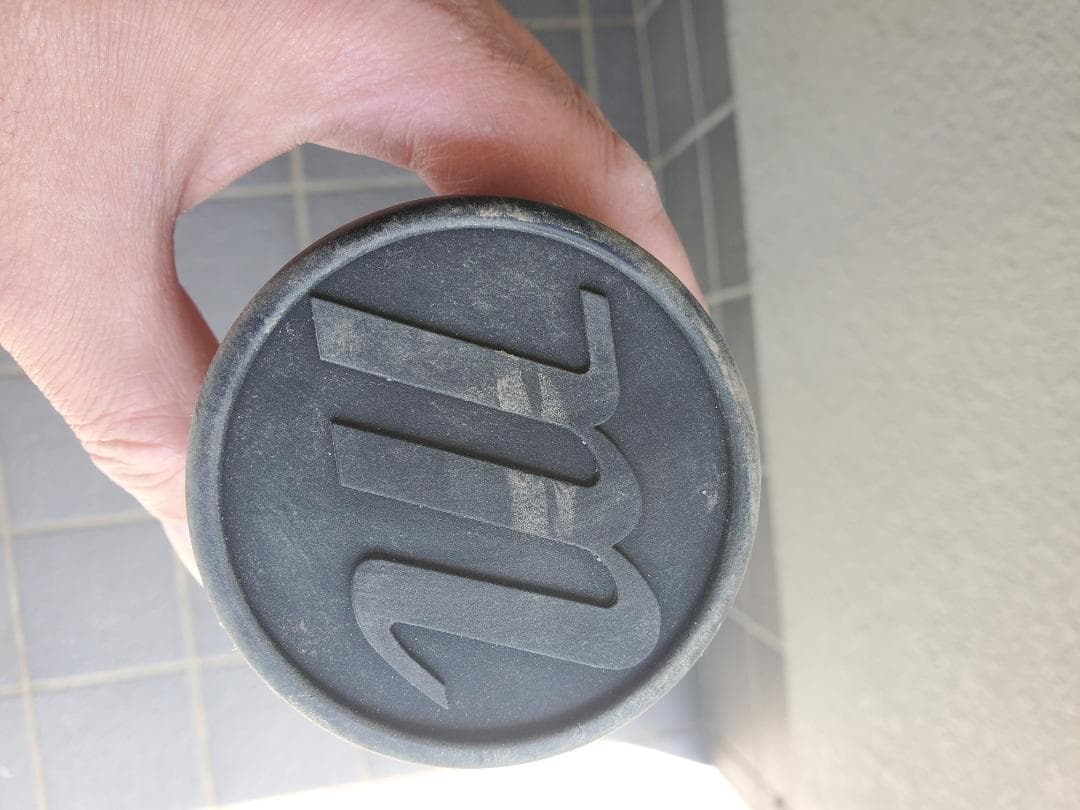 Marucci Cusher 19 バット ブラック/グリーン