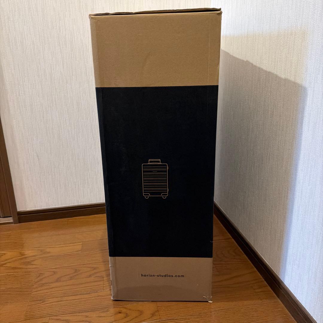 Mercedes-Benz × HORIZN STUDIOSスーツケース