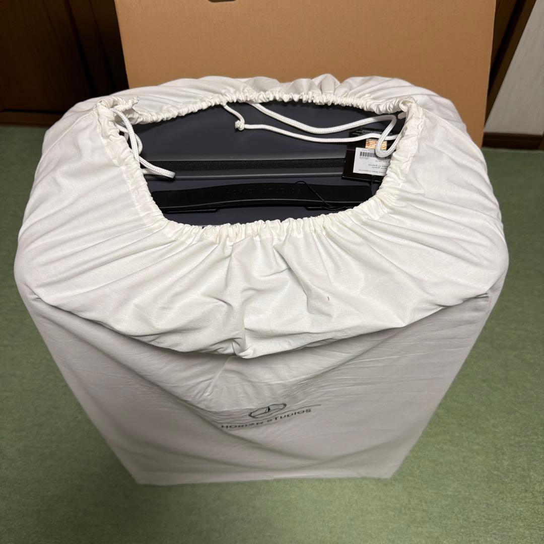 Mercedes-Benz × HORIZN STUDIOSスーツケース