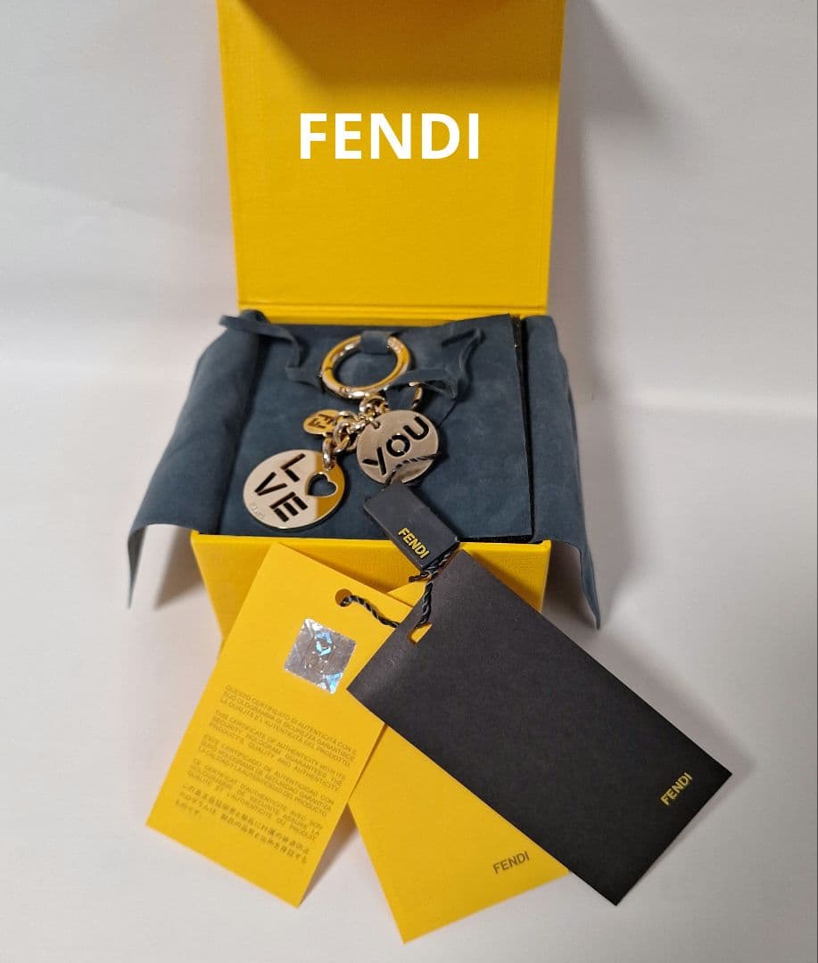 【FENDI】超美品★フェンディ ゴールドチャーム（箱あり）