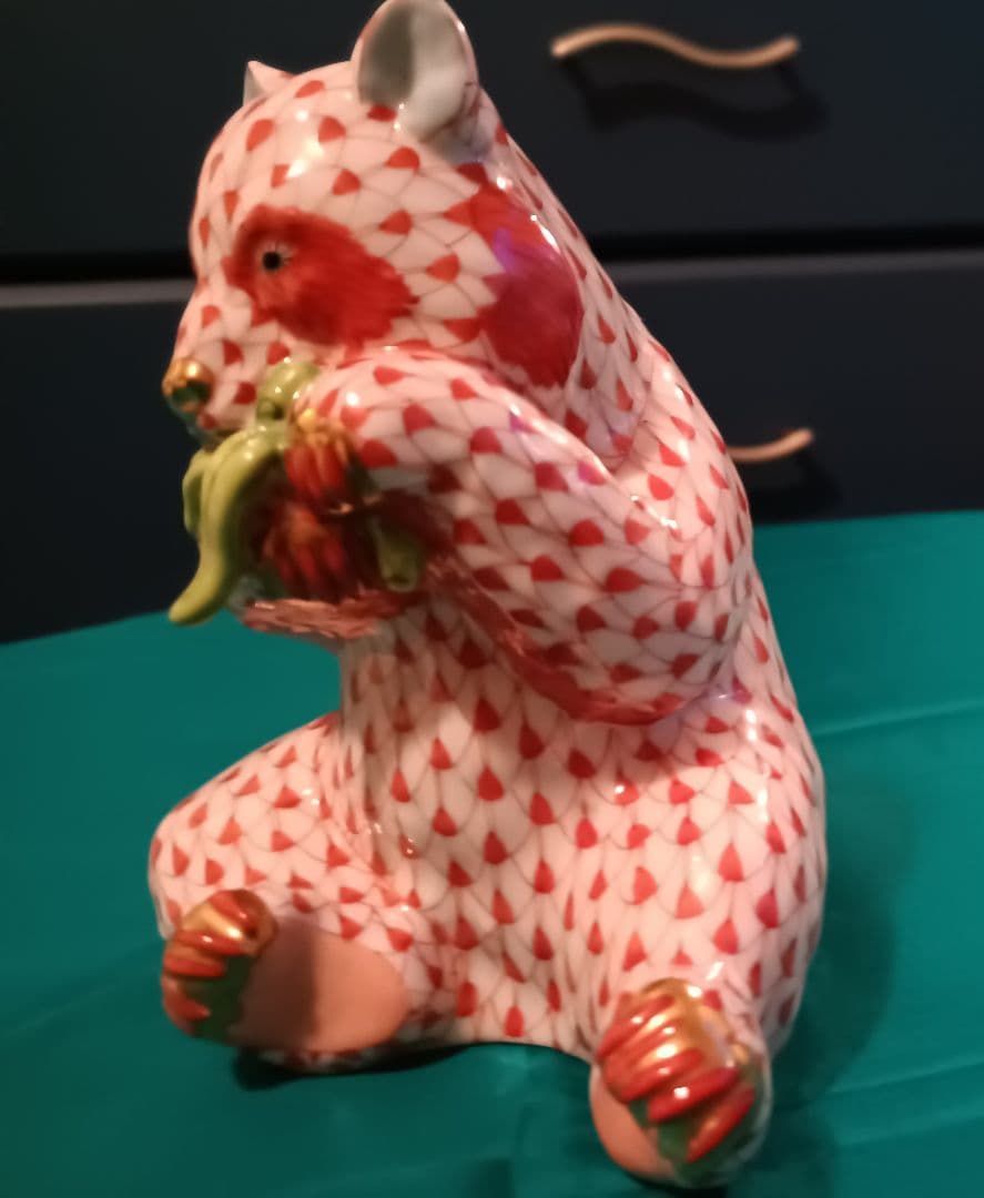 【HEREND】ヘレンド　動物シリーズ　笹を食すパンダ　ハンドペイント　磁器製