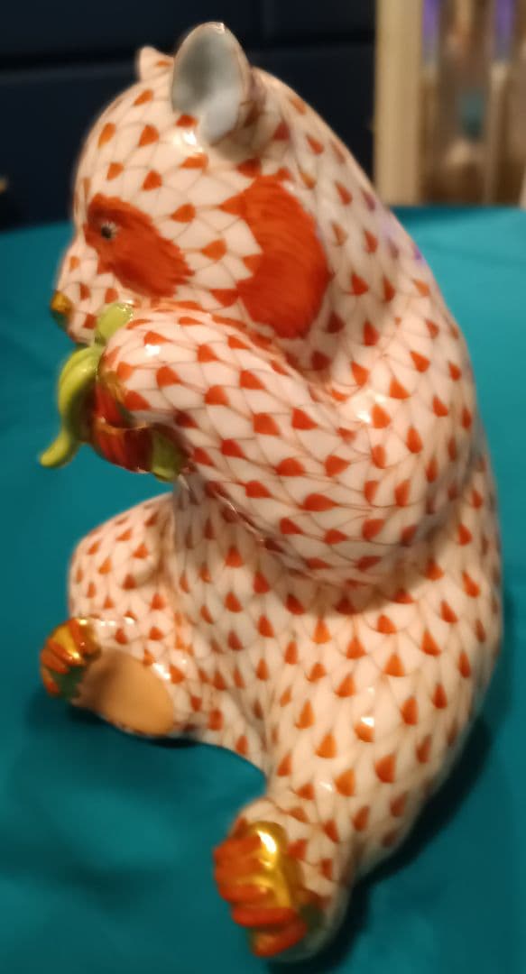 【HEREND】ヘレンド　動物シリーズ　笹を食すパンダ　ハンドペイント　磁器製