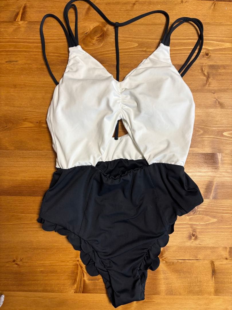 ALEXIA STAM ワンピース型水着　初期