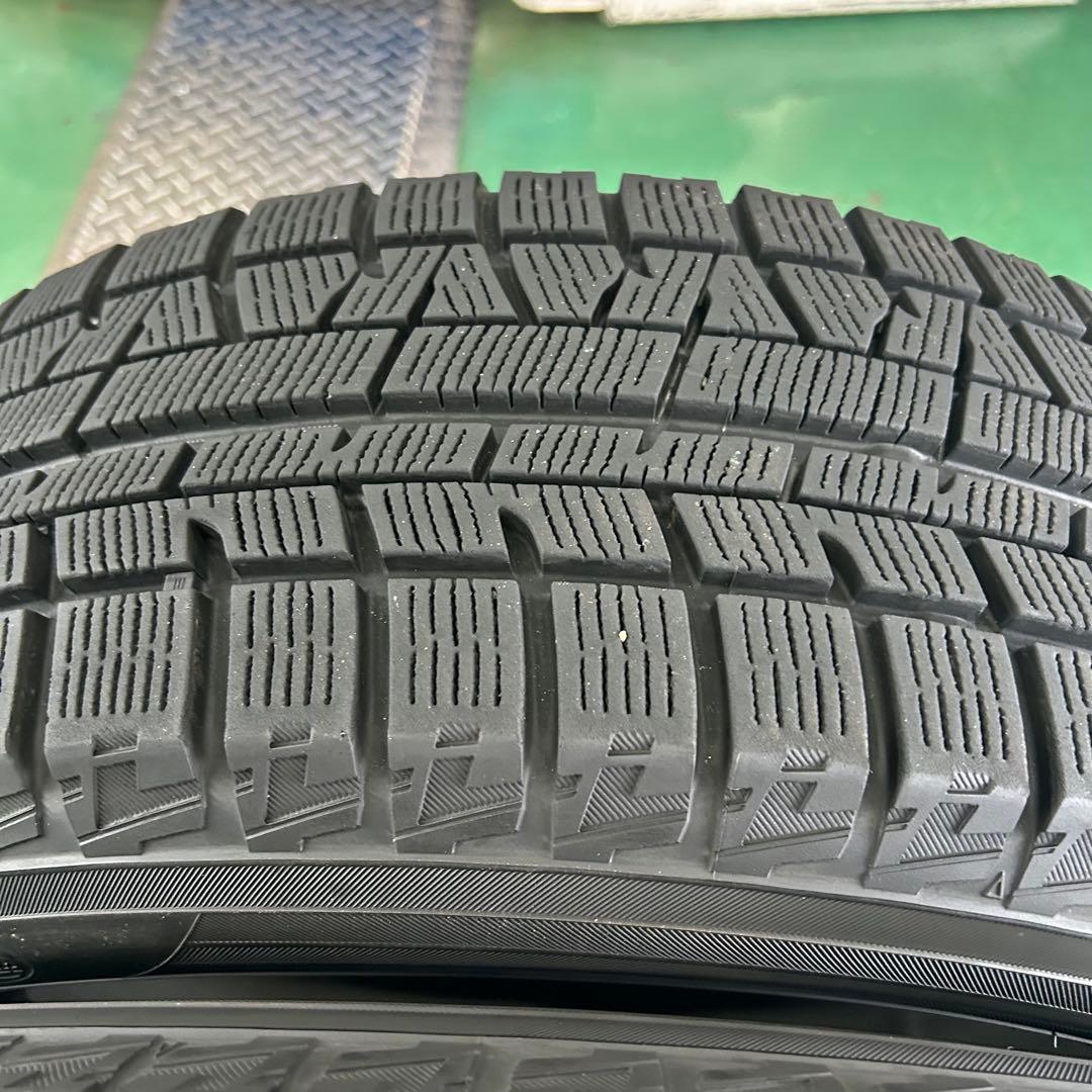 中古スタッドレス215/60R17ヨコハマ4本セット　カローラクロスなど