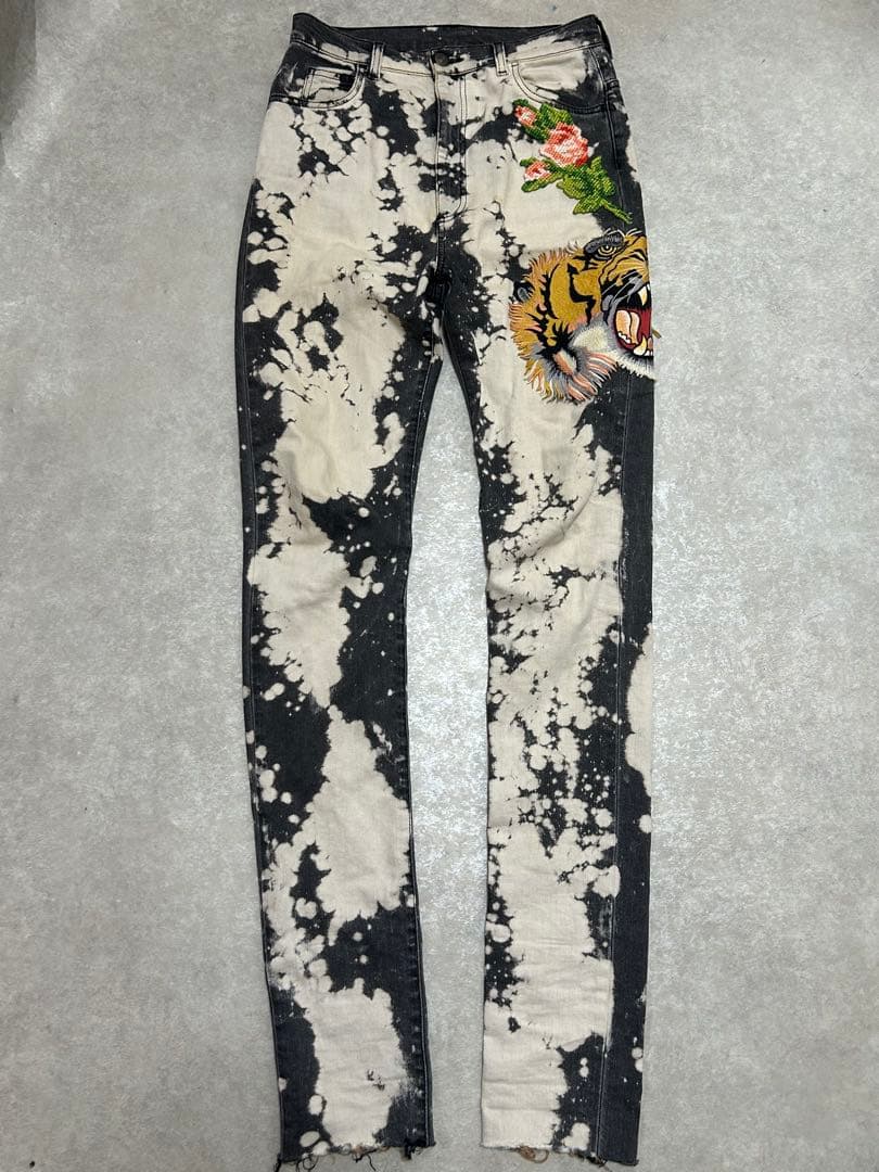 GUCCI エンブロイダリー・ブリーチデニム 虎　花