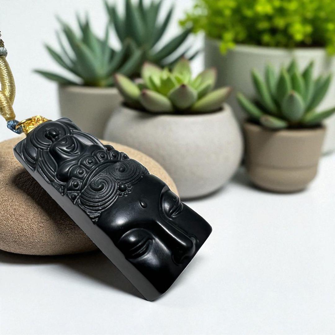 和田玉観音様彫り紐ネックレス❣️ 至高の慈悲　願望成就・開運・健康長寿