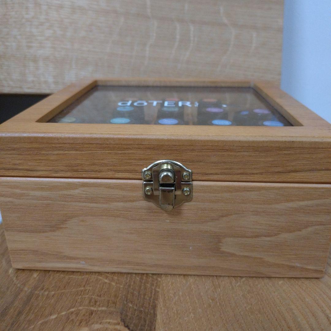 エッセンシャルオイル18種開封済、クラリカームロールオン開封済、ココナッツオイル