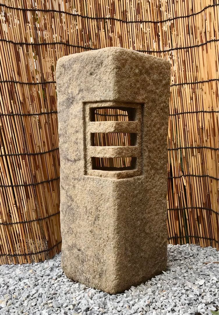 【天然自然石・露地庭灯篭・石灯篭・道しるべ灯篭】庭石オブジェ置物ガーデニング造園