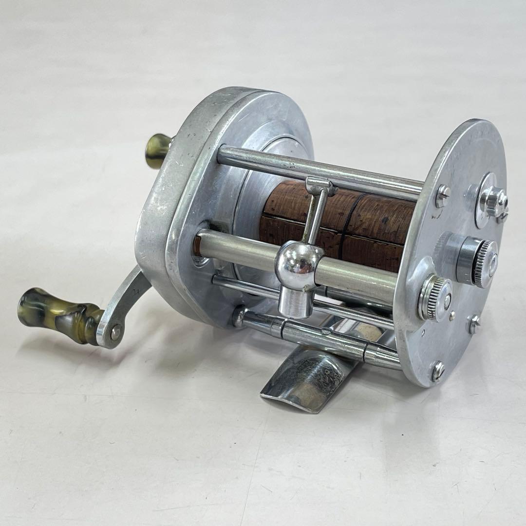 1940年 PFLUEGER SUPREME 1573 ダイレクトリール