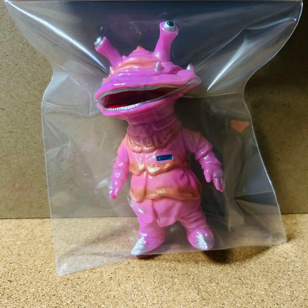 MAX TOY 怪獣 カネゴン ソフビ 墓場の画廊 ワンフェス