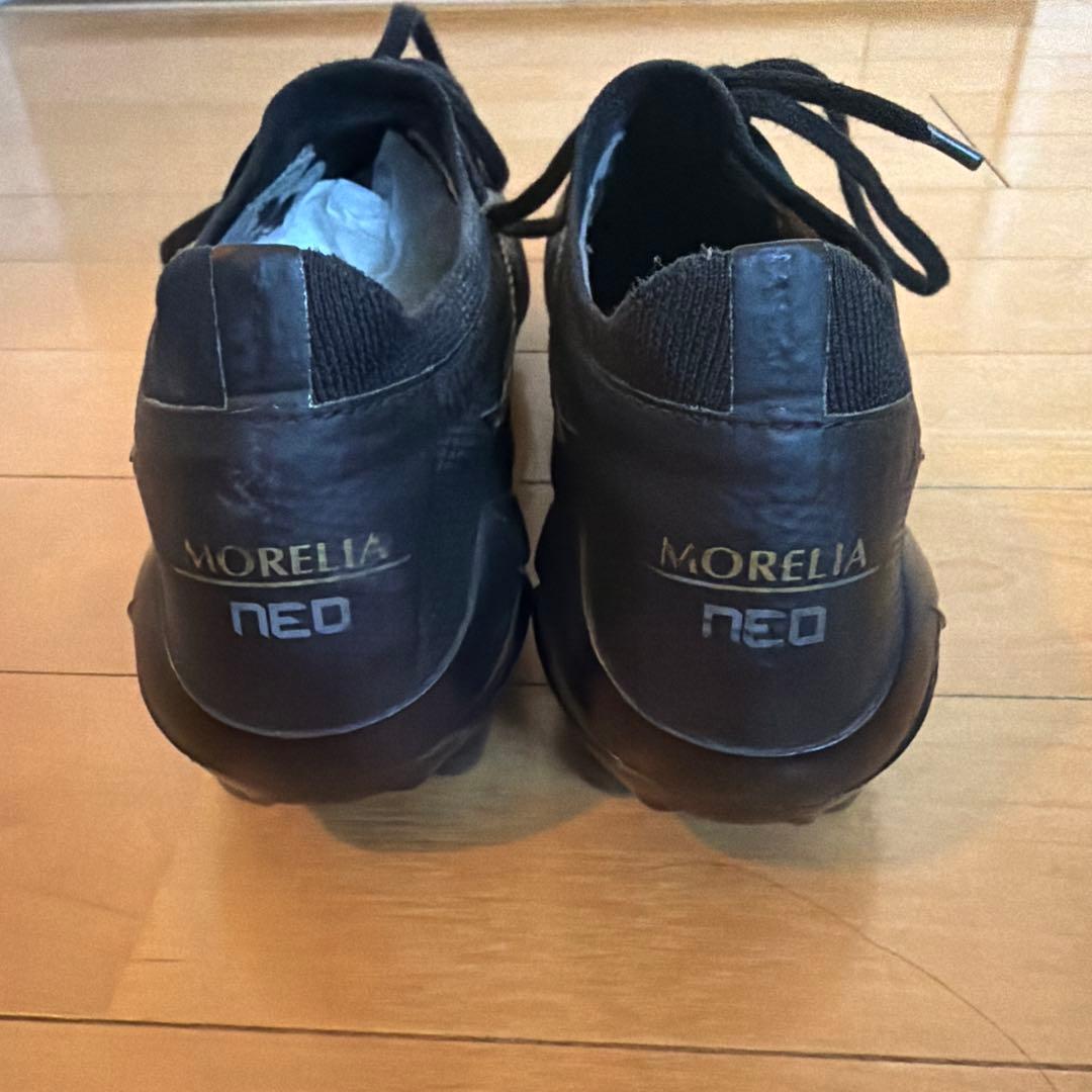 モレリアNeo4β 黒金26.0cm