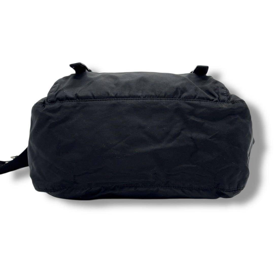 プラダ　メッセンジャーバッグ　ショルダーバッグ　三角ロゴ　白タグ　ブラック