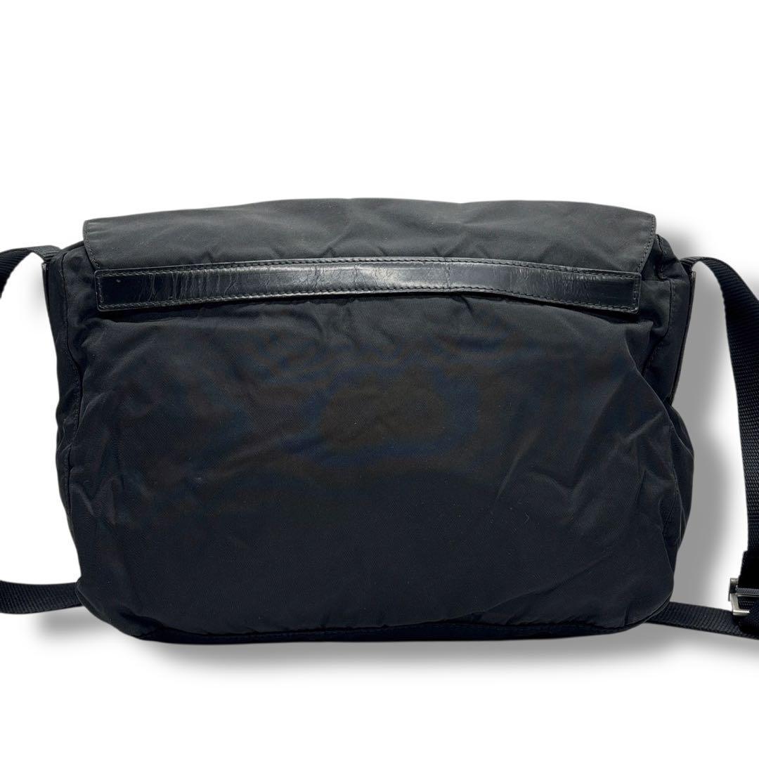 プラダ　メッセンジャーバッグ　ショルダーバッグ　三角ロゴ　白タグ　ブラック