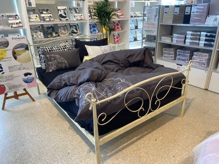 ダブルベッドフレーム ホワイト パピヨン　i f  COLLECTION