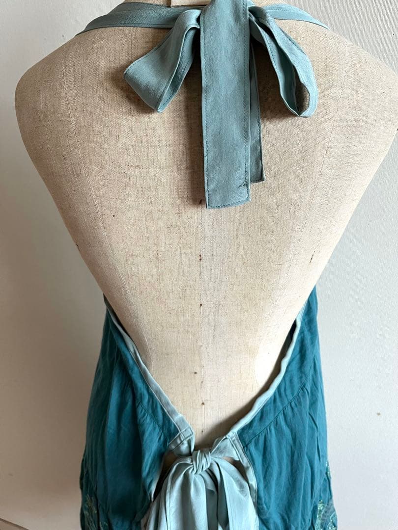 希少一点物　ガーゼワンピース　リメイクエプロン　金刺繍　ボンボン　プレゼント