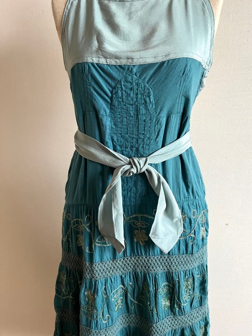 希少一点物　ガーゼワンピース　リメイクエプロン　金刺繍　ボンボン　プレゼント