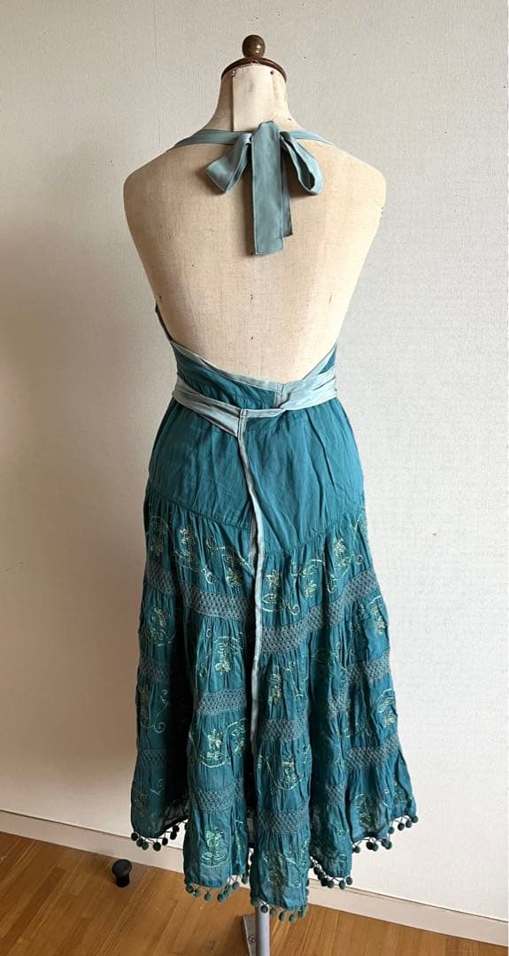 希少一点物　ガーゼワンピース　リメイクエプロン　金刺繍　ボンボン　プレゼント